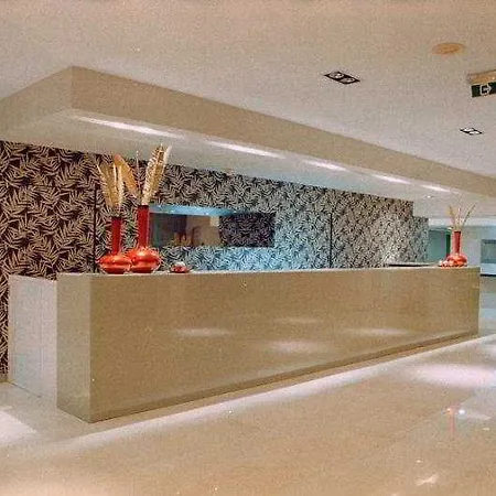 Malibu Foz - La Maison Younan