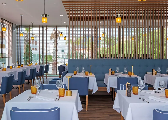 Malibu Foz - La Maison Younan