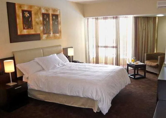 Malibu Foz - La Maison Younan Hotel Figueira da Foz