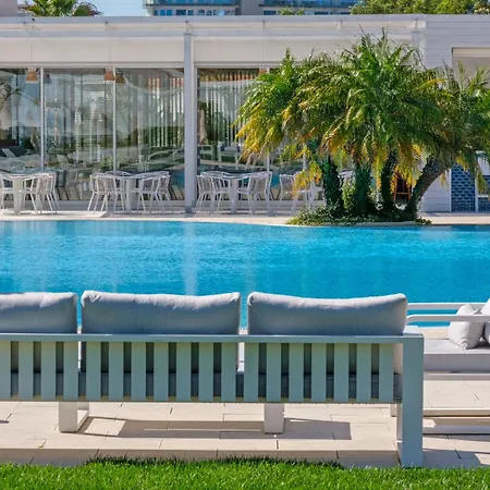Malibu Foz - La Maison Younan Otel