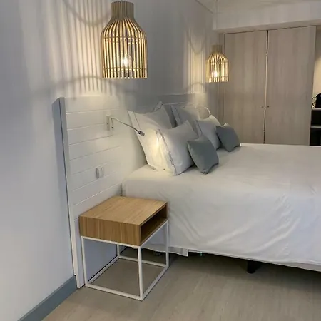 Malibu Foz - La Maison Younan Figueira da Foz