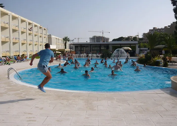 Otel Malibu Foz - La Maison Younan