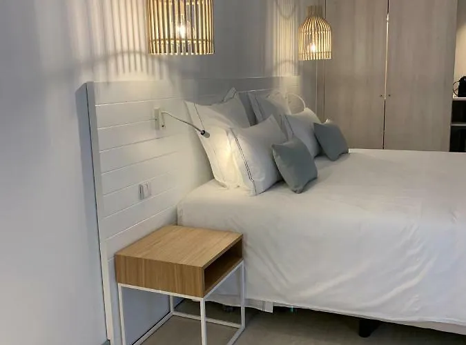 Malibu Foz - La Maison Younan Figueira da Foz