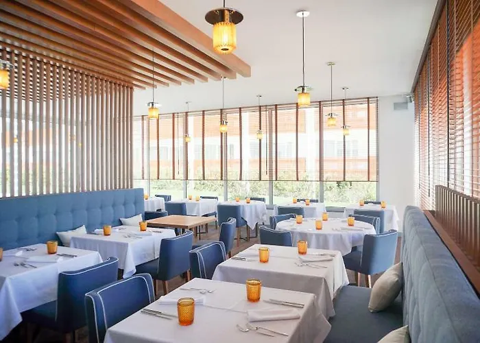 Malibu Foz - La Maison Younan