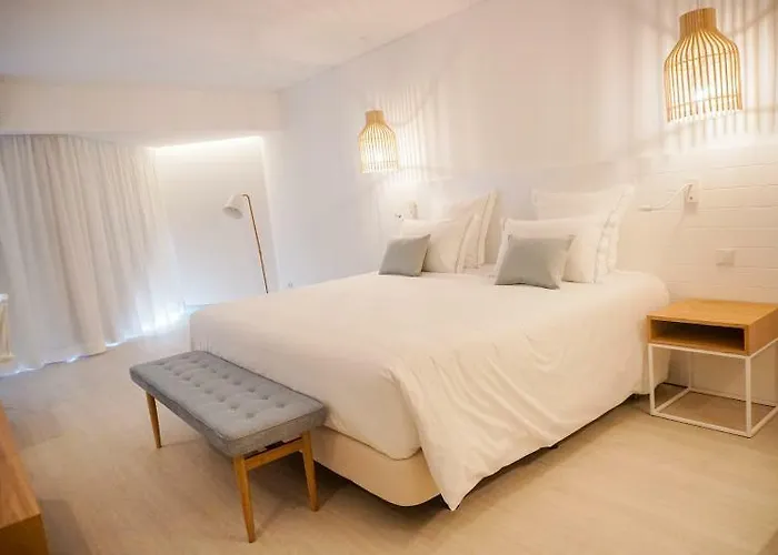 Malibu Foz - La Maison Younan Figueira da Foz